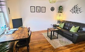 Vale View Apartment, Prestatyn, North Wales - A Stylish, Dog-Friendly Holiday Let Just A 5 Min Walk To Beach & Town!